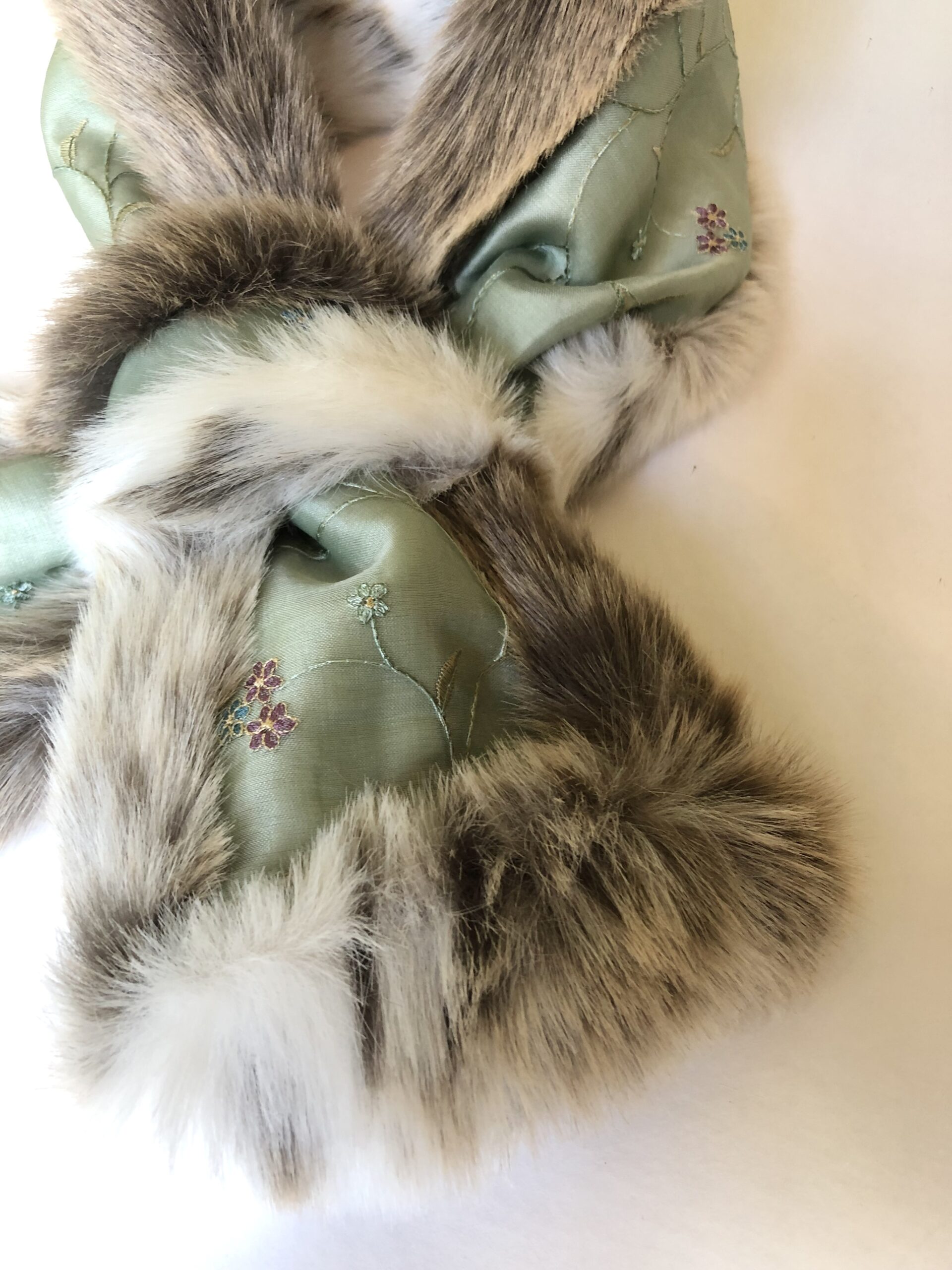 Light Green Silk and Lynx Faur Fur Stole